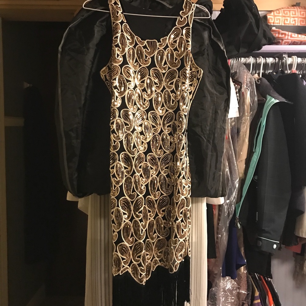 Black and gold sequin 1920’s flapper dress
